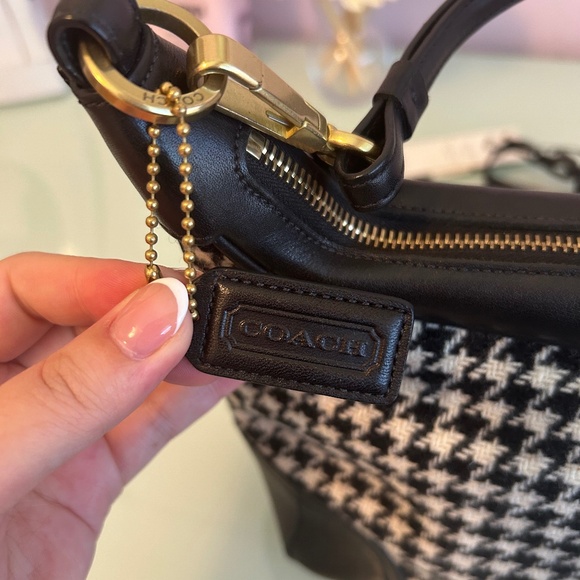 RARE Vintage Coach Houndstooth Tweed Wool & Leather Shoulder Bag - Picture 3 of 7